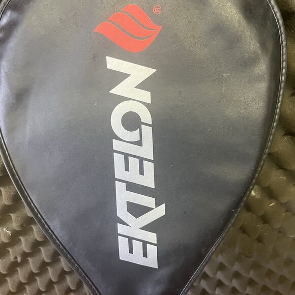 Ektelon Silver Pre-Strung Racquetball Racquet Size 14.5" with Bag - Picture 2 of 7